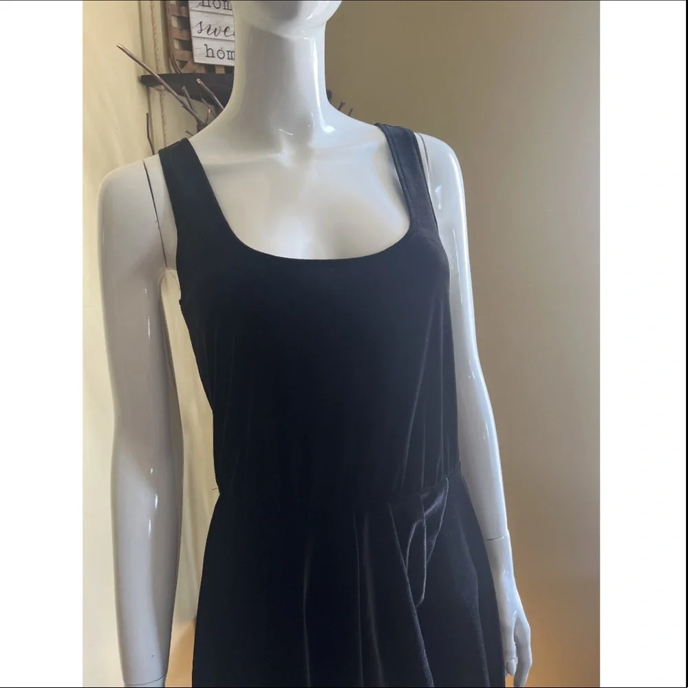 NWT Love Me Black Velvet High-Low Elegant Dress SZ XS🖤 - Picture 3 of 8